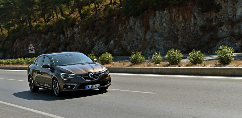 Renault’da “Yarısını Şimdi, Kalanı 2018’de Öde” Kampanyası