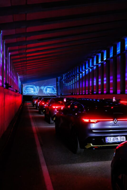 YENİ RENAULT MEGANE E-TECH %100 ELEKTRİKLİ LANSMANI’NIN ÜNÜ ÜLKE SINIRLARINI AŞTI