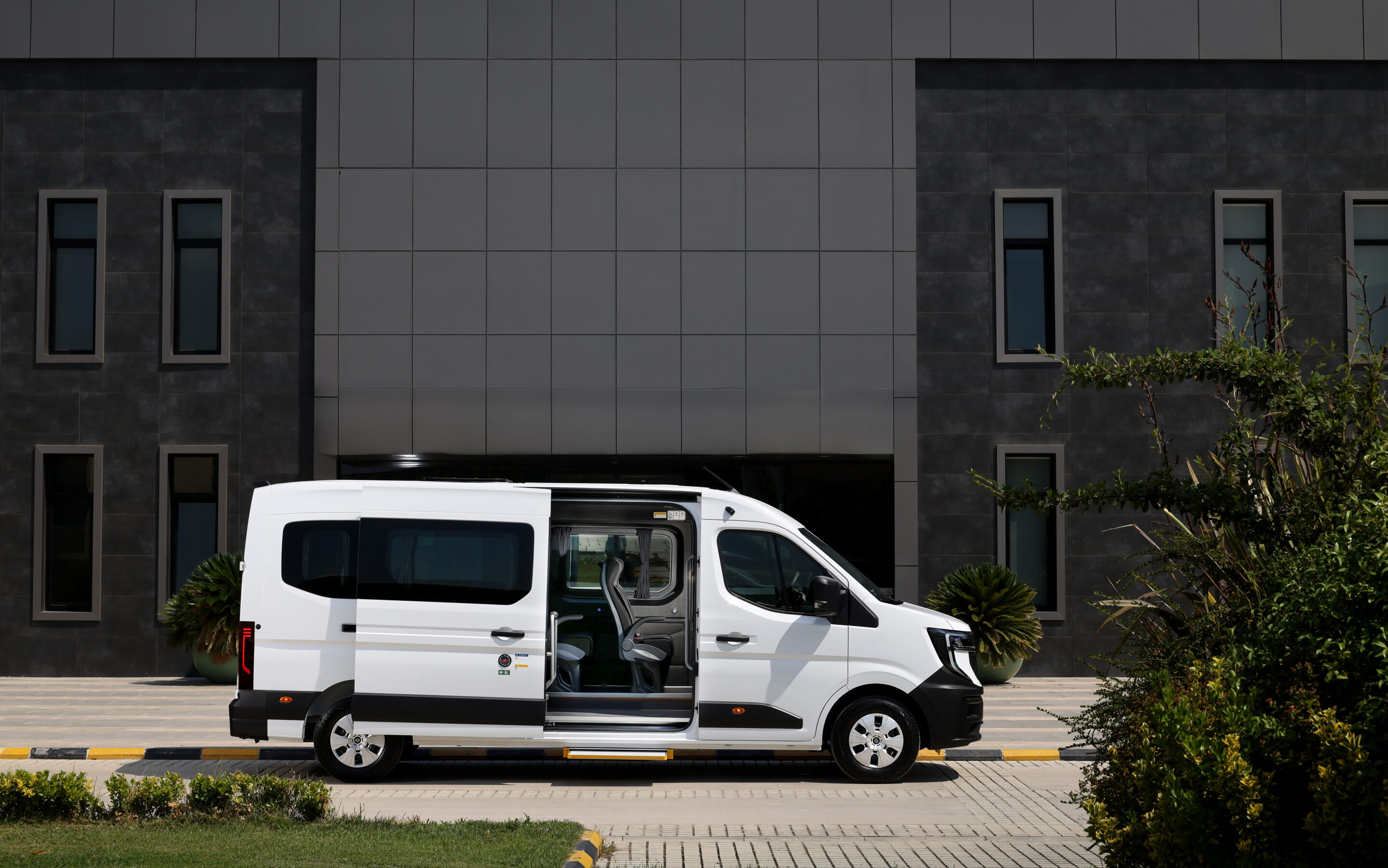 1788503233_Renault_Master_Minib__s__4_