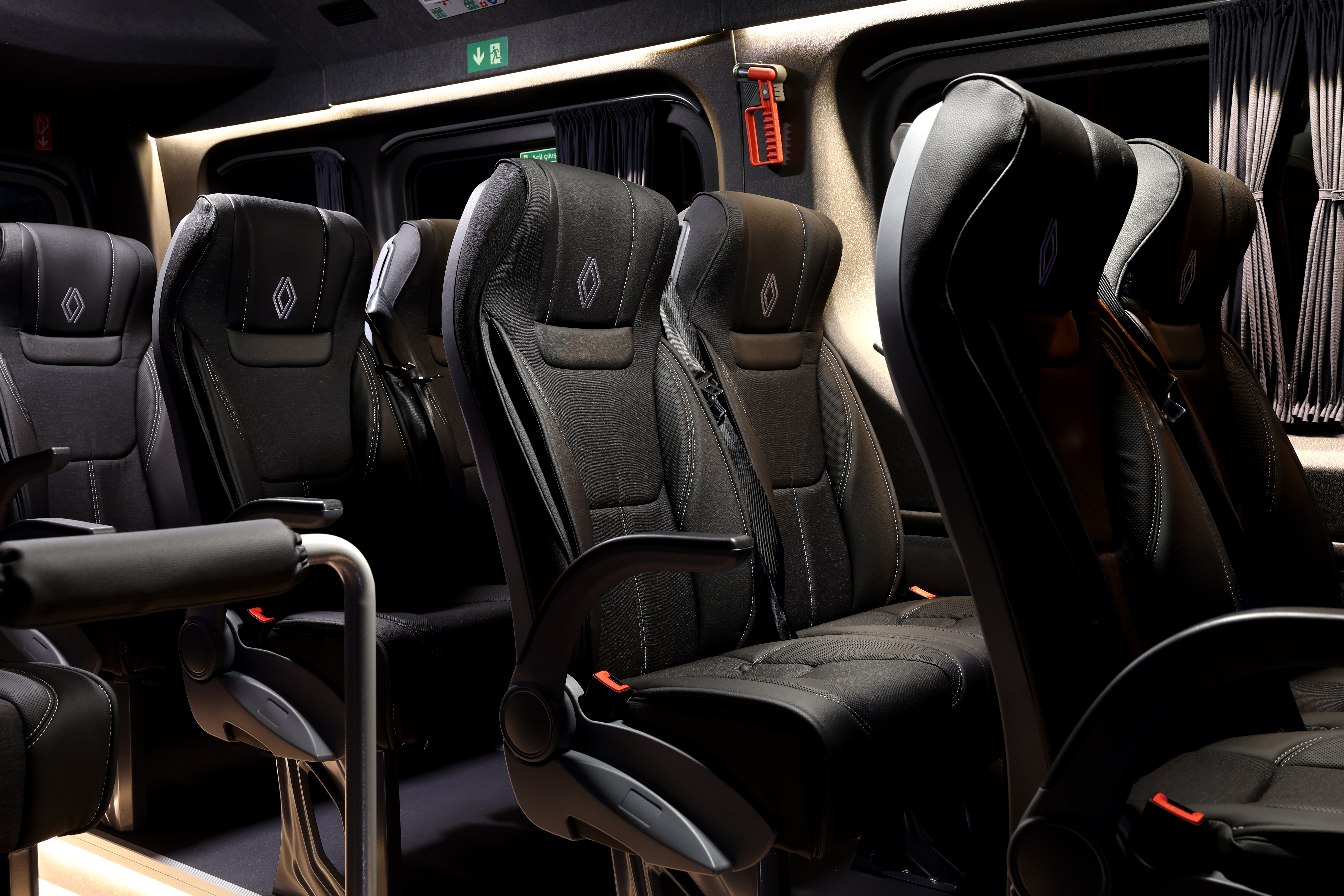 1788503258_Renault_Master_Minib__s__7_